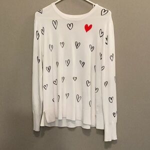 Marled White Sweater with Heart Pattern